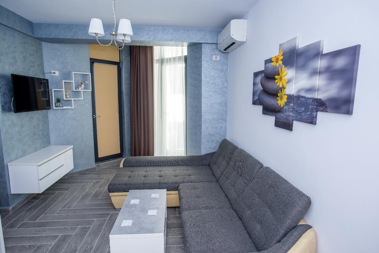 Constantinos Apartment Mamaia Nord Năvodari Екстериор снимка
