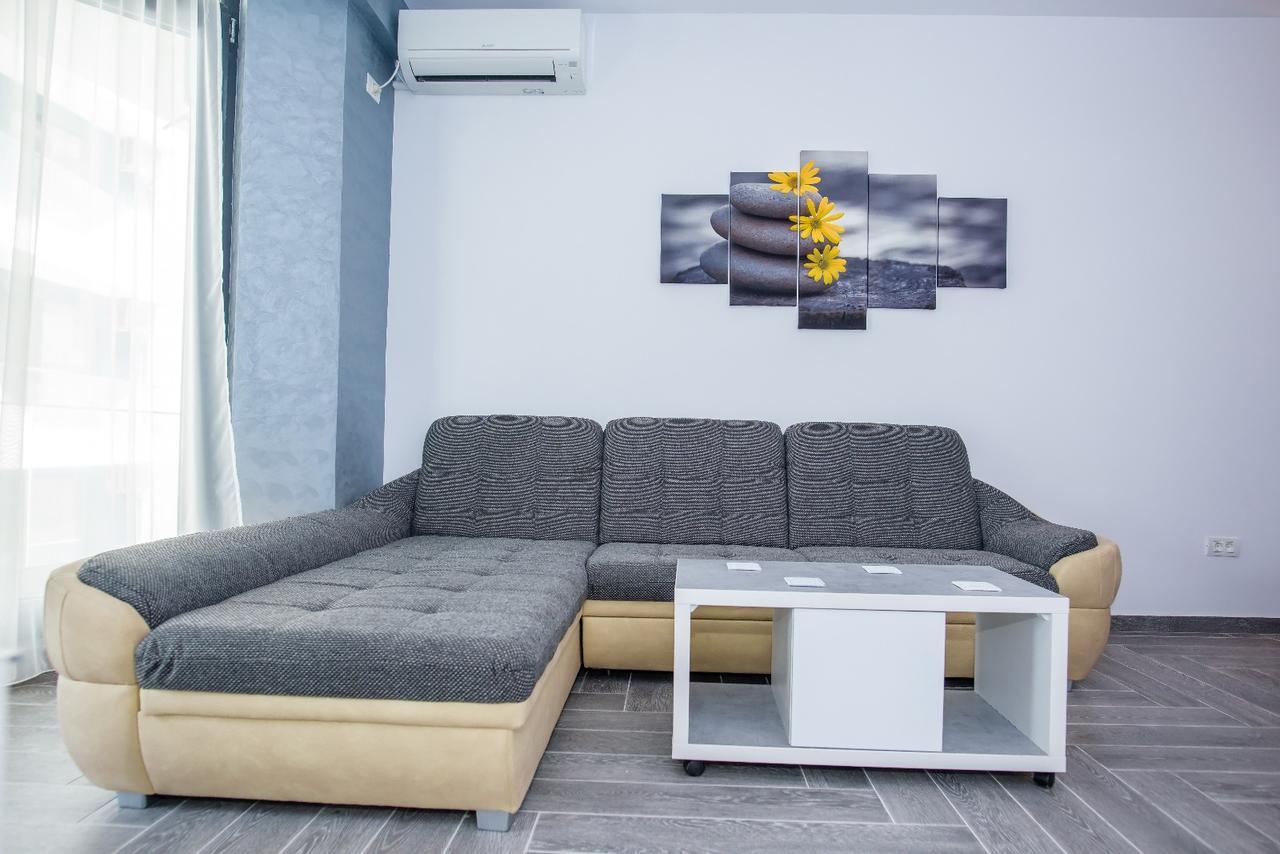 Constantinos Apartment Mamaia Nord Năvodari Екстериор снимка